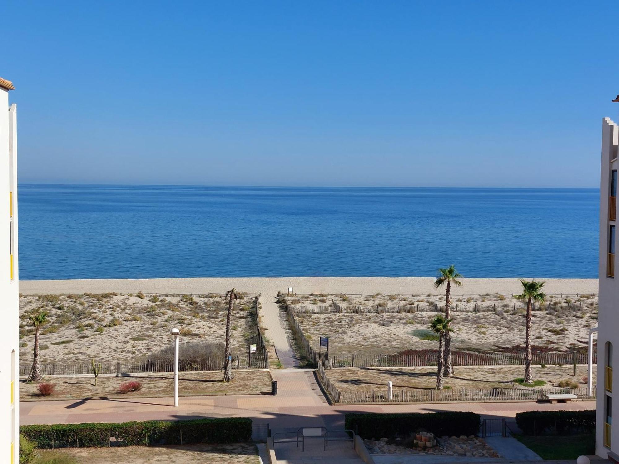 Appart Mezzanine Vue Mer Et Plage, Parking Wifi Tv Ле Баркарес Экстерьер фото